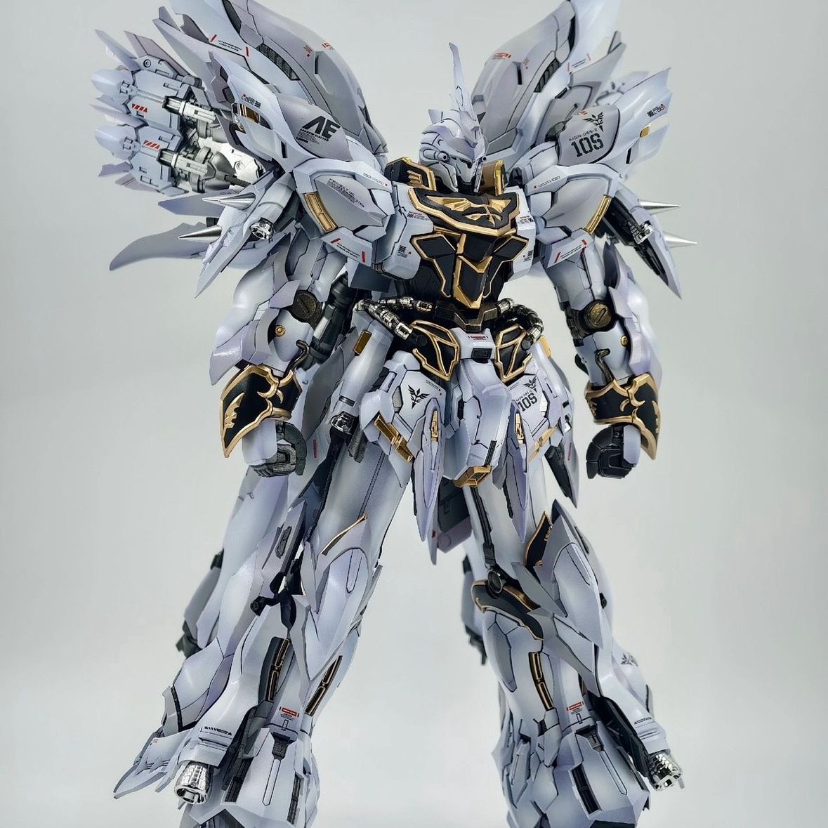 MSN-06S Sinanju White Wolf (Takumi Studio Ver.) 1/100 Scale Model Kit | Comet Technology | 1/100