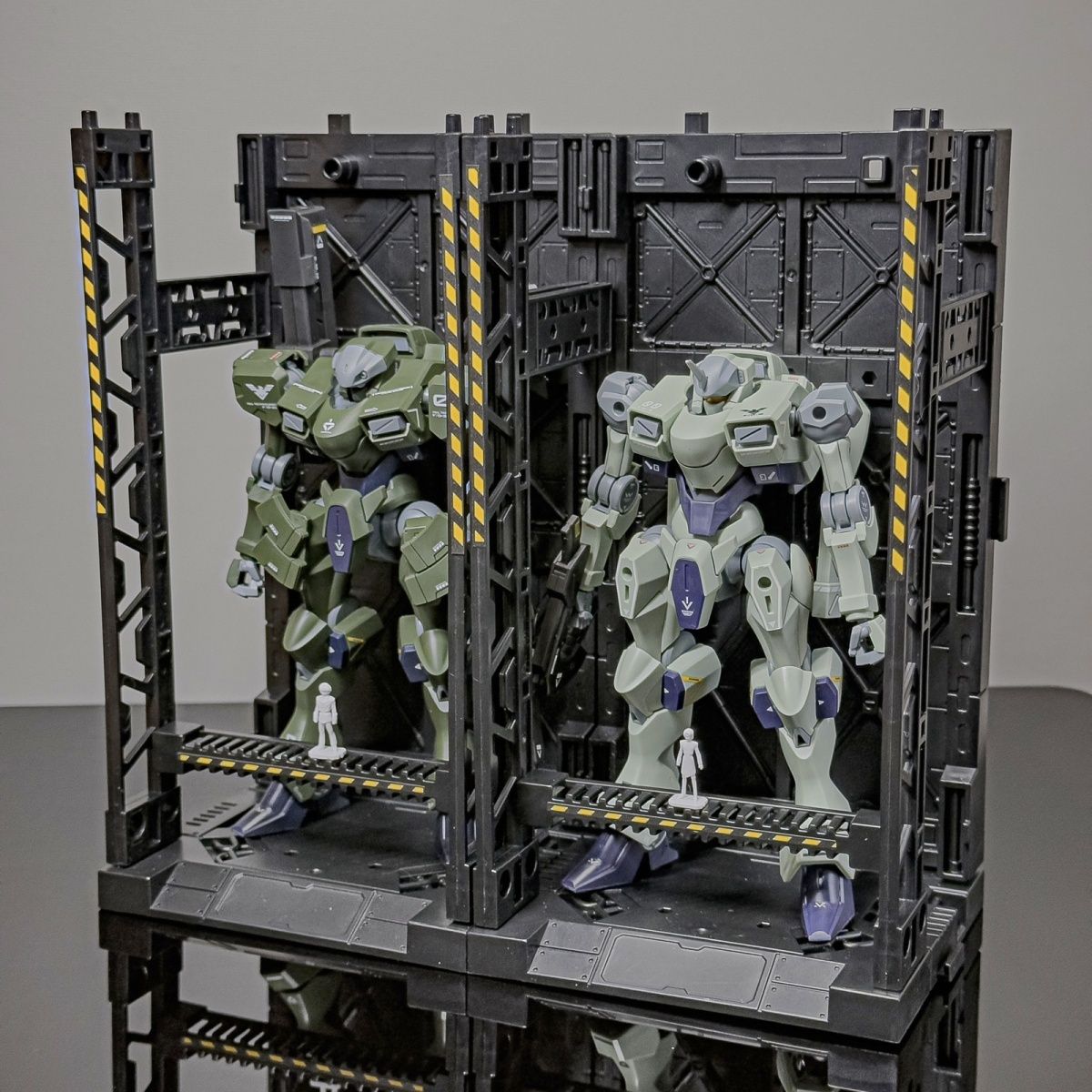 Standard Gundam Base W/O Lights [Pack Of 10] | Generic | 1/144 Scale