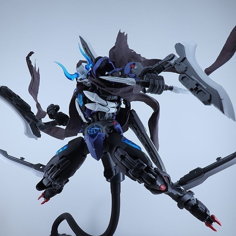 Lone Shadow (Standard Edition) | Hemoxian | 1/10 Scale Model Kit