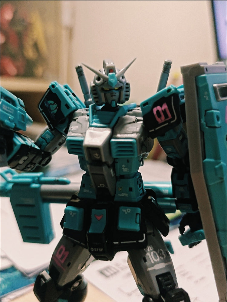 RG RX-78-2 Hatsune Miku Colour Scheme| Gao Gao | 1/144